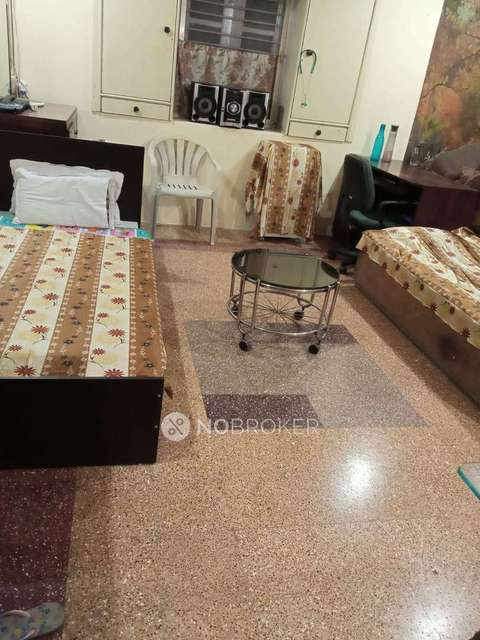 Shared Room for Female In 2 BHK  In Aga Khan Soci In  Agarkar Nagar