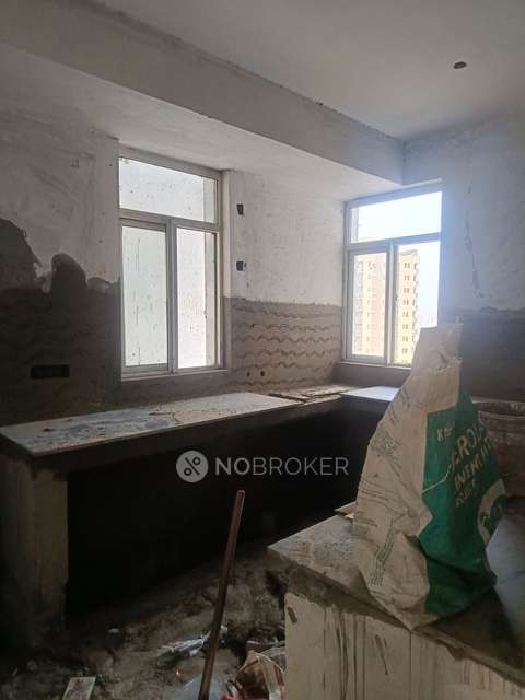 4 BHK Flat In Sare Homes Crescent Parc Petioles For Sale  In  Sector 92