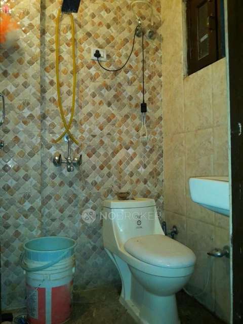 2 BHK Flat In Builder Floor, Flat - Ga For Sale  In Vidhayak Colony