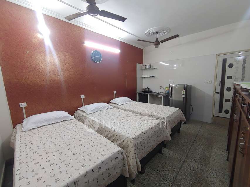 PG for Girls in Jhilmil Colony