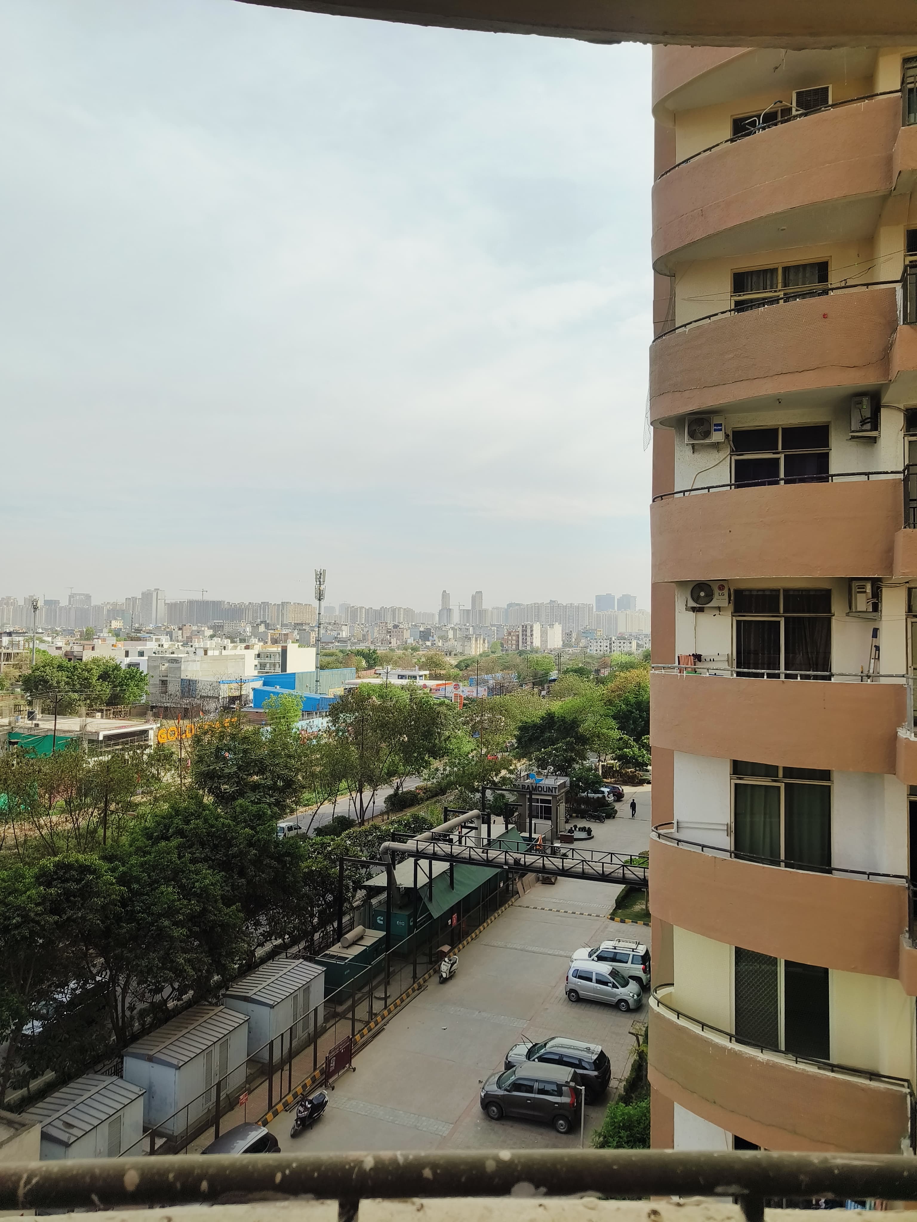 GH7 Crossings Republik