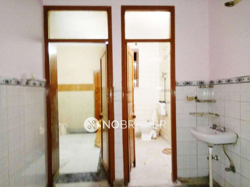 2 BHK Flat In Apartment  For Sale  In Tilak Nagar