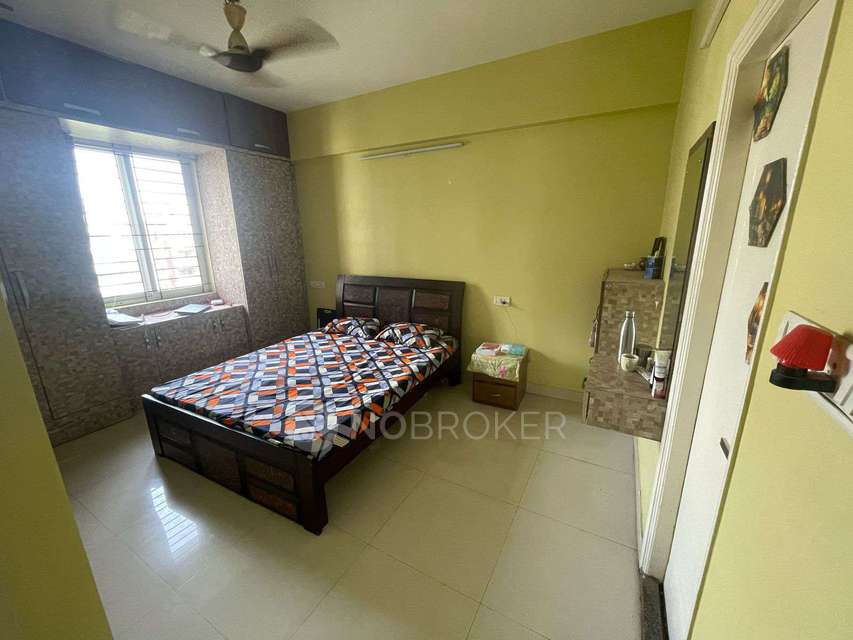 Single Room for Male In 3 BHK  In Sv Heights In Whitefield