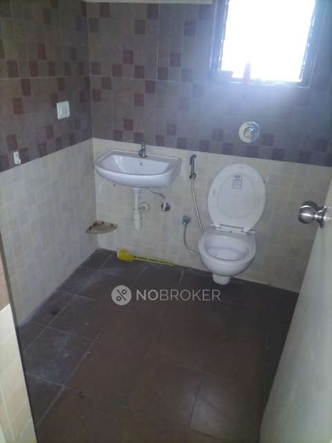 2 BHK Flat In Kalpataru Serenity For Sale  In Manjri Bk