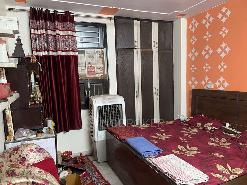 3 BHK Flat In Shre Ram Society For Sale  In Param Puri