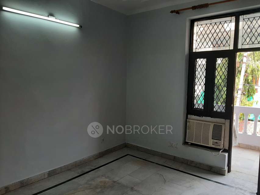 3 BHK Flat In Ashoka Enclave Part 2, Sector 37 For Sale  In Sector 37