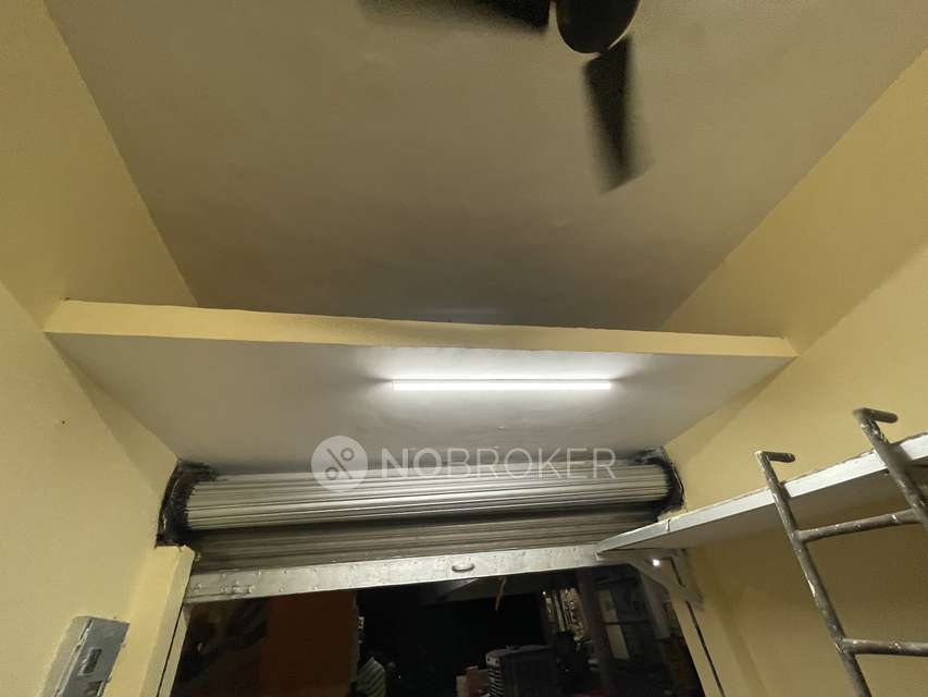 Shop in East Of Kailash, Delhi for Rent 