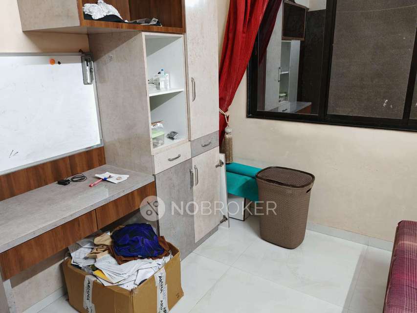 2 BHK Flat In Shri Siddhivinayak Chsl, Kandivali West For Sale  In Kandivali West