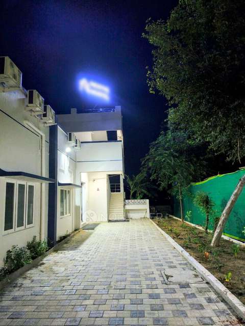 PG for Boys in Padur