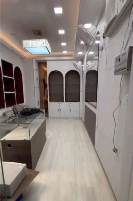 Shop in A-1, Market, Block D, Acharya Niketan, Mayur Vihar, Delhi, 110091, India, Delhi for Rent 