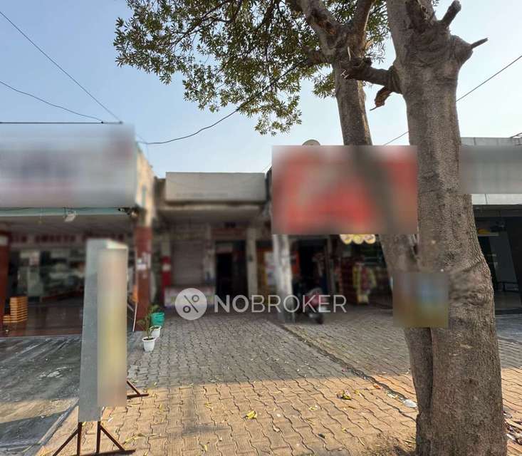 Shop in Sector 18, Ghaziabad for Rent 