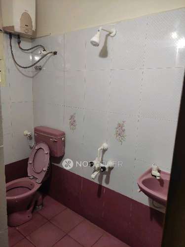 2 BHK Flat In Balaji Apartment For Sale  In Perumbakkam