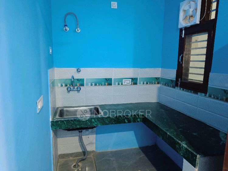 2 BHK House for Rent  In 9369+fcv, Ncr, Bhondsi, Region, Haryana 122102, India