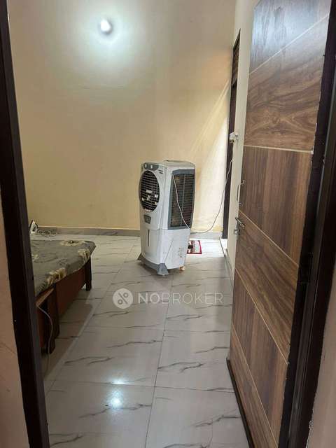 Single Room for Male In 2 BHK  In Chipiyana Buzurg