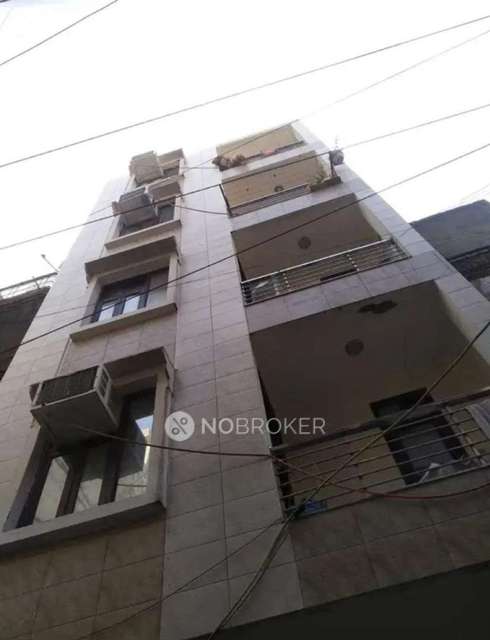 Single Room for Male In 2 BHK  In Ramesh Nagar