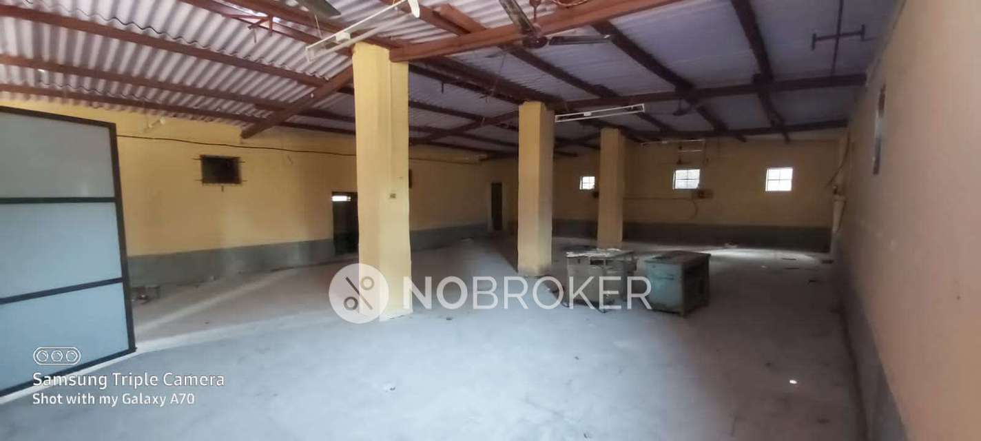 Godown/Warehouse in Malad East, Mumbai for sale 