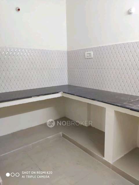 2 BHK Flat In Tnhb for Rent  In Sholinganallur