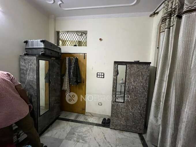 PG for Girls in Shakarpur