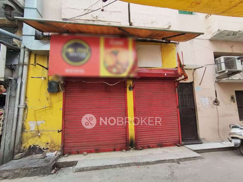 Shop in Kamla Nagar, Delhi for sale 