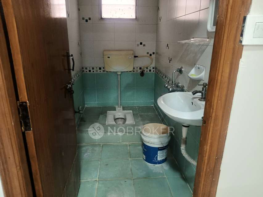 3 BHK Flat In Jayalakshmi Towers Phase 5 Kphb Colony Hyderabad For Sale  In Kphb 5th Phase