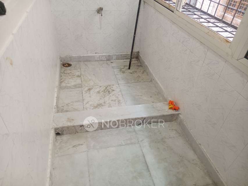 3 BHK Flat In Jayalakshmi Towers Phase 5 Kphb Colony Hyderabad For Sale  In Kphb 5th Phase