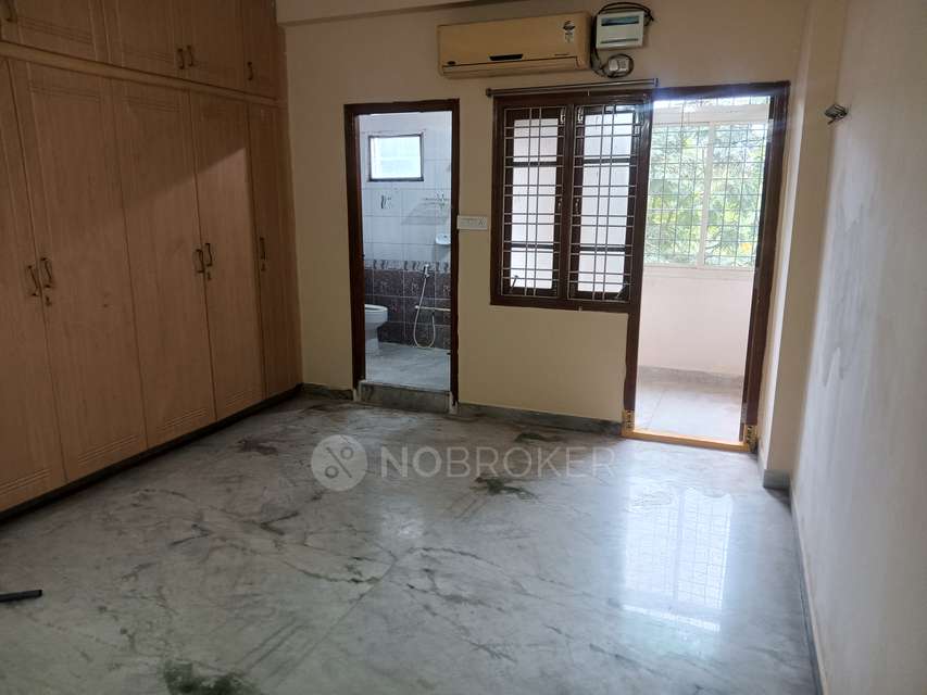 3 BHK Flat In Jayalakshmi Towers Phase 5 Kphb Colony Hyderabad For Sale  In Kphb 5th Phase