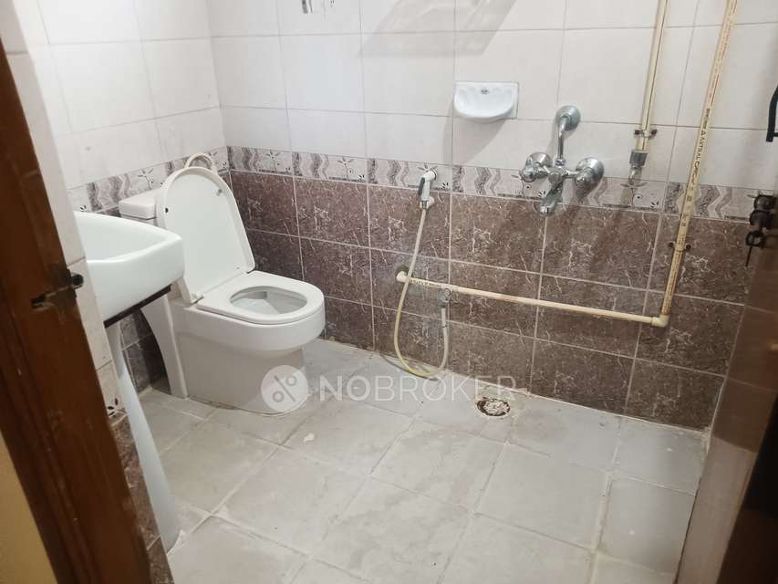 3 BHK Flat In Jayalakshmi Towers Phase 5 Kphb Colony Hyderabad For Sale  In Kphb 5th Phase