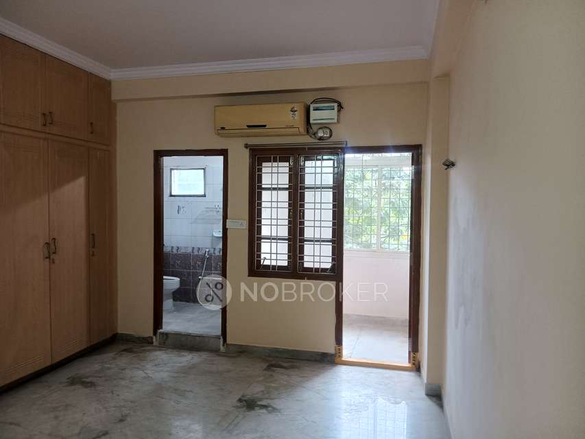 3 BHK Flat In Jayalakshmi Towers Phase 5 Kphb Colony Hyderabad For Sale  In Kphb 5th Phase