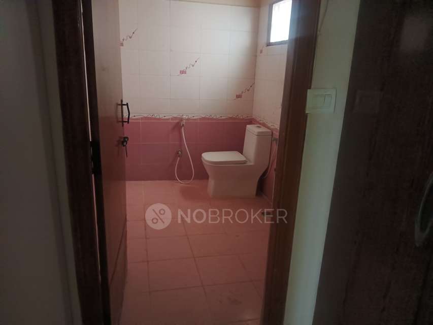 3 BHK Flat In Jayalakshmi Towers Phase 5 Kphb Colony Hyderabad For Sale  In Kphb 5th Phase