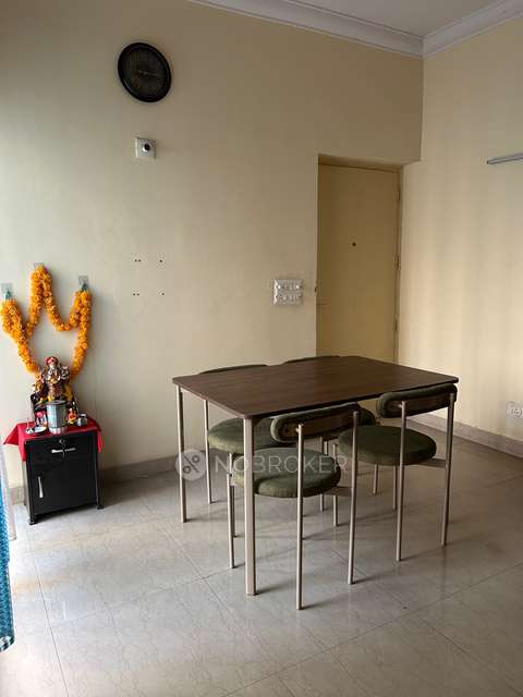 Single Room for Female In 2 BHK  In Antriksh Golf View In Sector 78