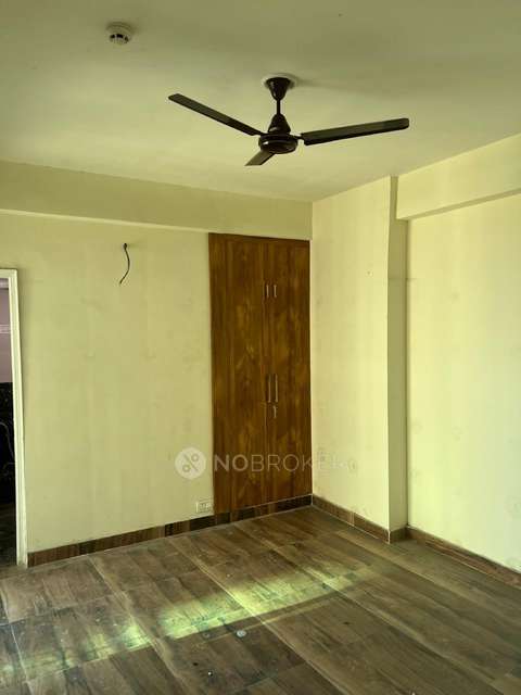 Single Room for Female In 3 BHK  In Migsun Ultimo  In Sector 31