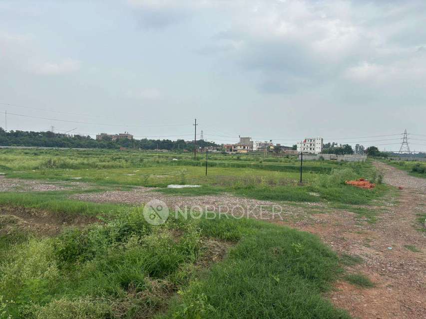 Plot For Sale  In Viw Homs  In Greater Noida
