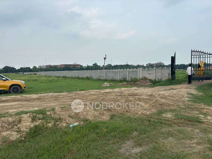 Plot For Sale  In Viw Homs  In Greater Noida