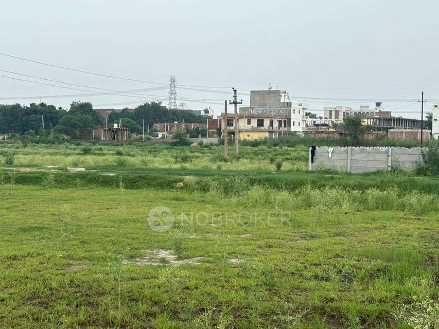 Plot For Sale  In Viw Homs  In Greater Noida