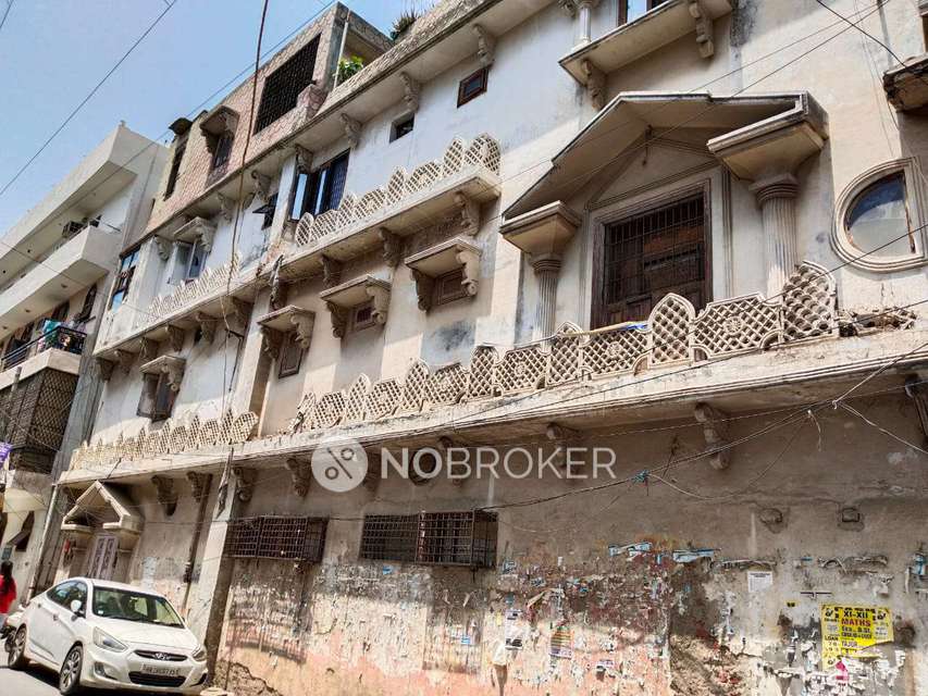 4+ BHK Flat For Sale  In Rajouri Garden