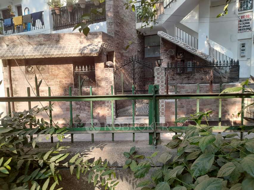 3 BHK Flat In Rwa Dda Flats Munirika for Rent  In Munirka