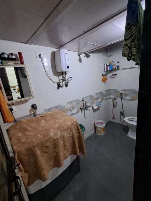 1 RK Flat In Gavdevi Building For Sale  In Goregaon West