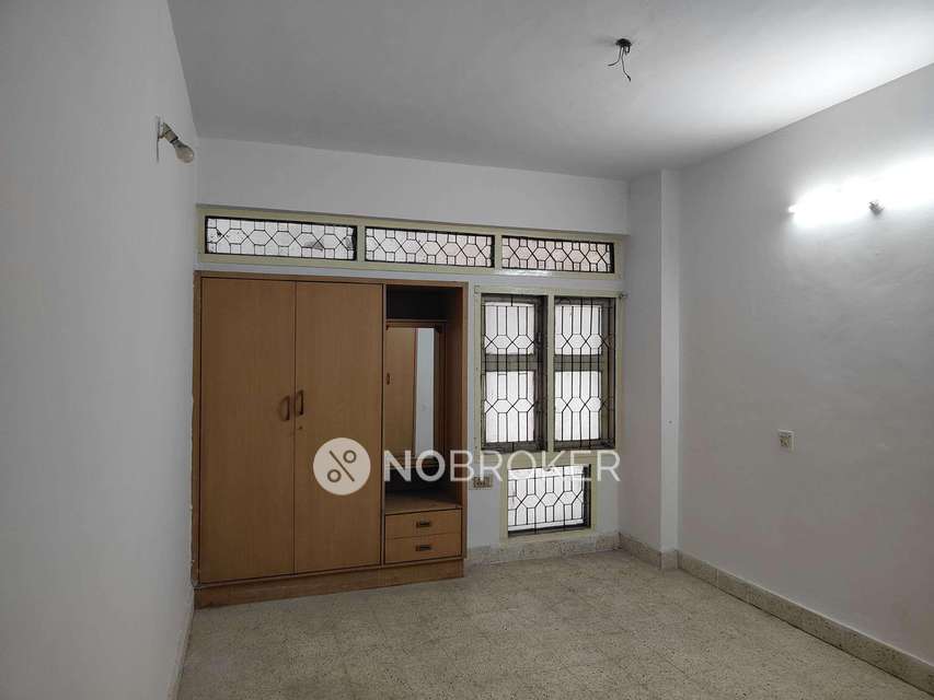 2 BHK Flat In Moghal Heights For Sale  In Mehdipatnam