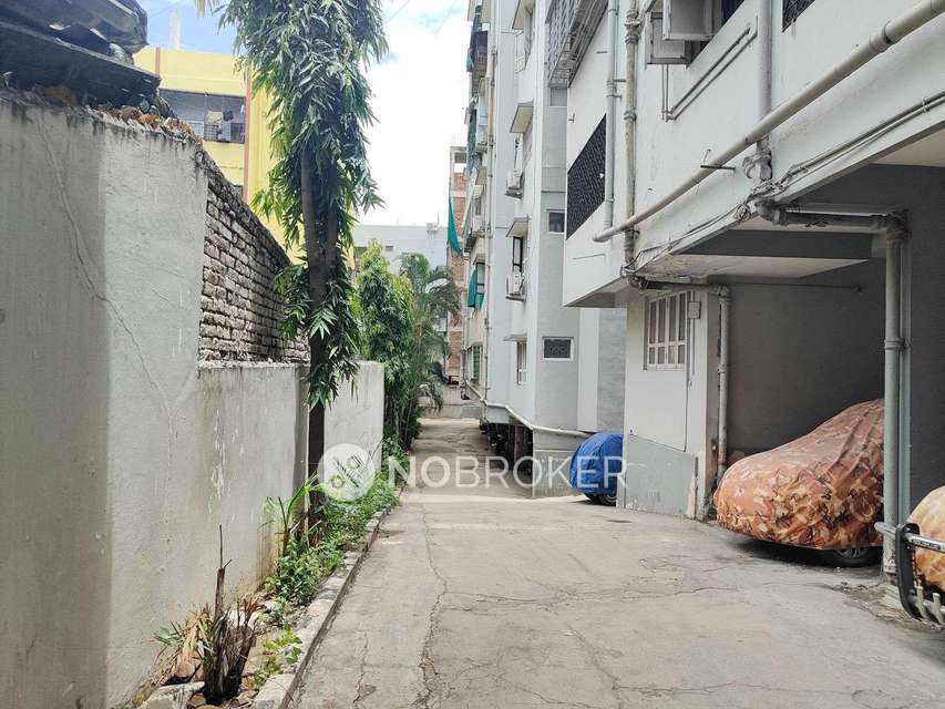 2 BHK Flat In Moghal Heights For Sale  In Mehdipatnam