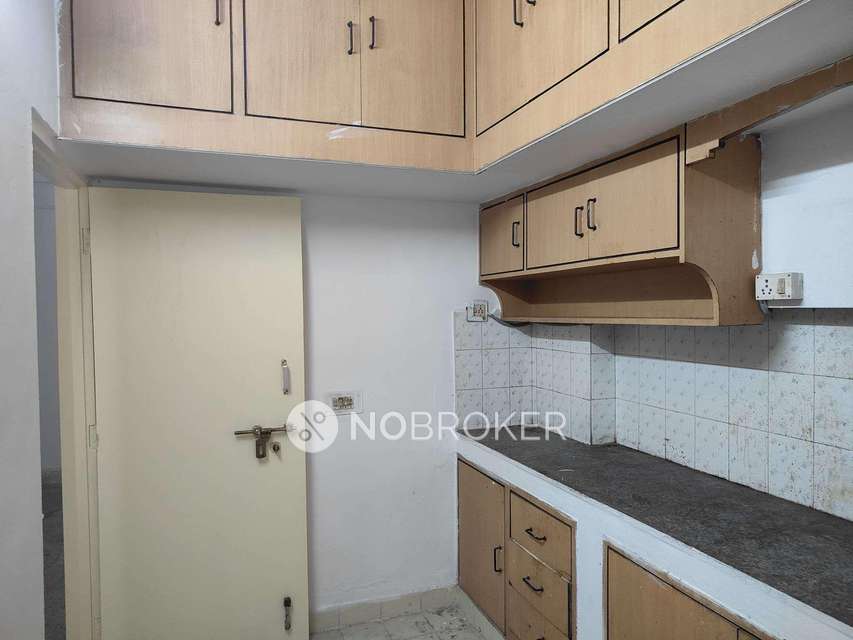 2 BHK Flat In Moghal Heights For Sale  In Mehdipatnam