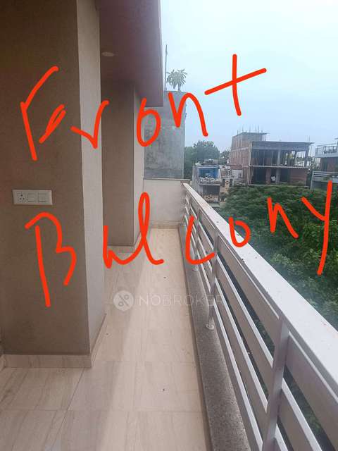 3 BHK Flat In Builder Floors - For Sale  In Chittaranjan Park