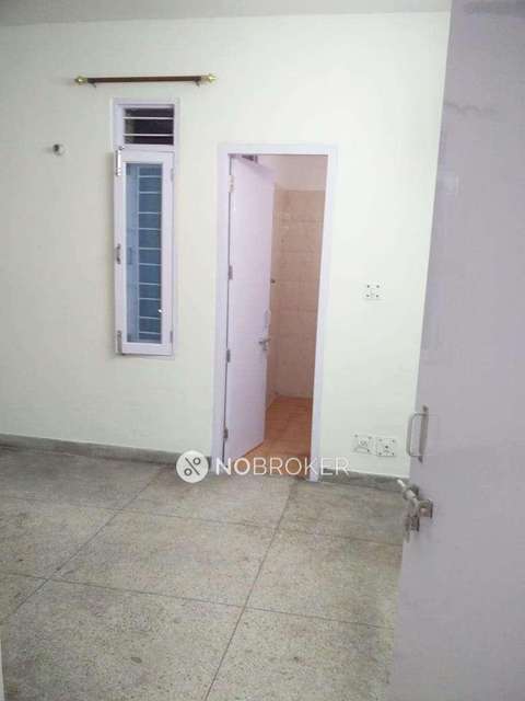 4 BHK Flat In Rail Vihar For Sale  In Alpha I