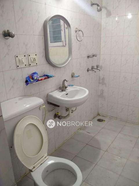 4 BHK Flat In Rail Vihar For Sale  In Alpha I