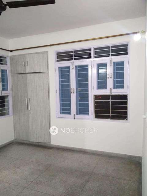 4 BHK Flat In Rail Vihar For Sale  In Alpha I
