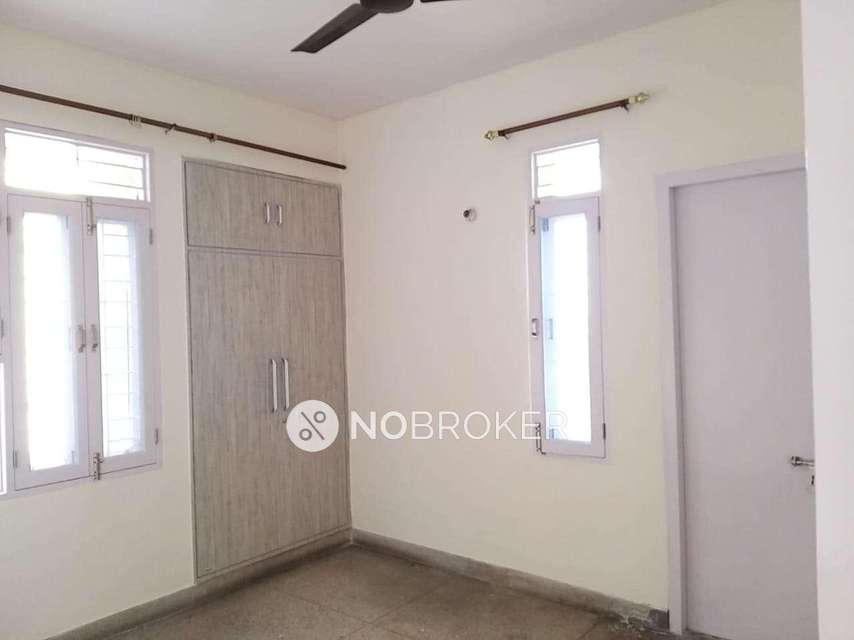 4 BHK Flat In Rail Vihar For Sale  In Alpha I