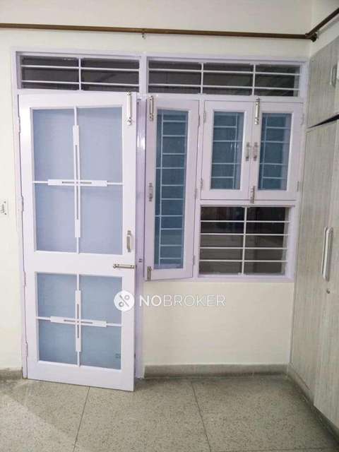 4 BHK Flat In Rail Vihar For Sale  In Alpha I