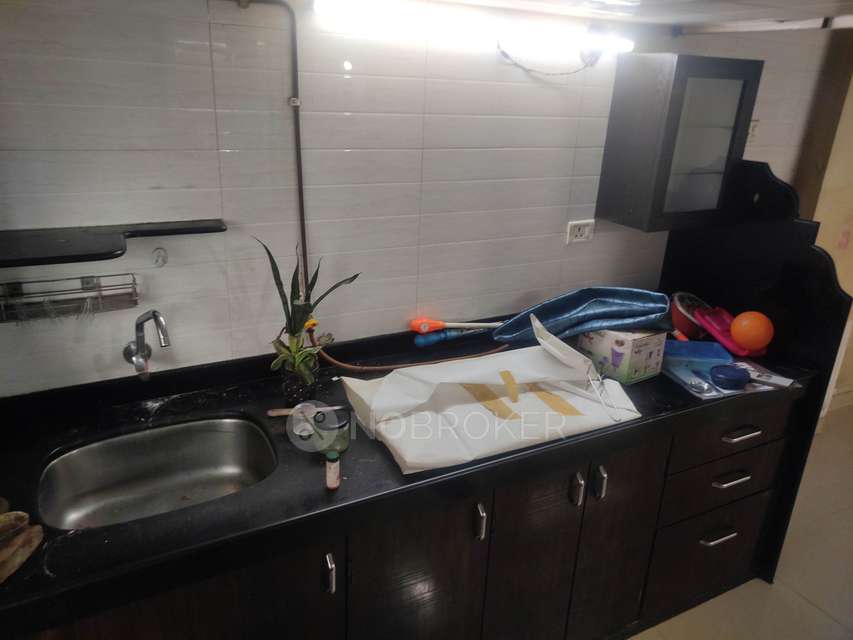 1 RK Flat In Bhandari Building, Satrastar, Mahalaxmi East for Rent  In Jacob Circle