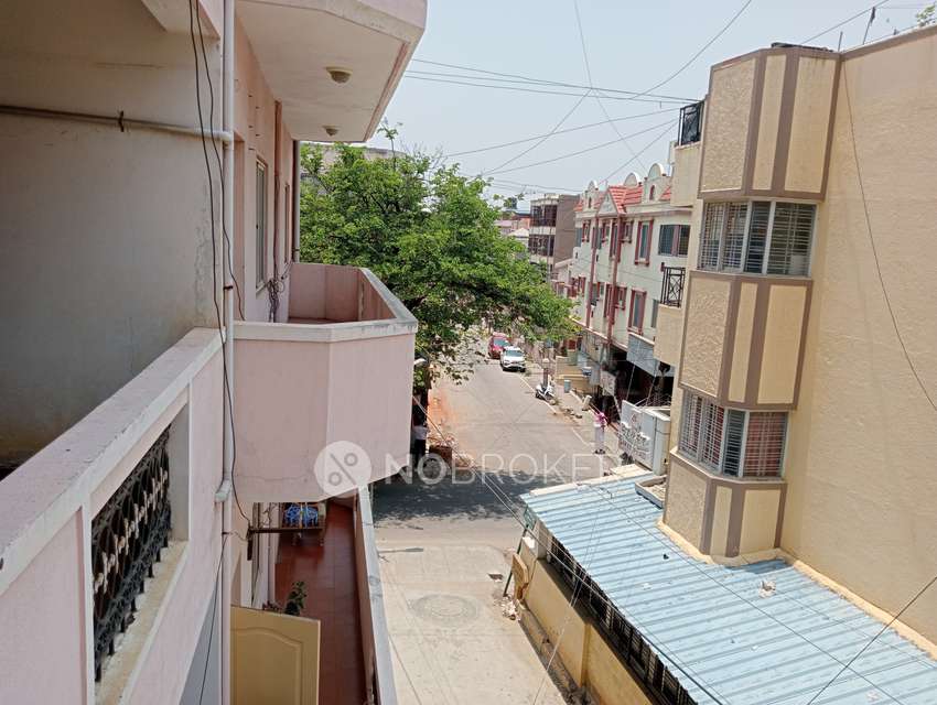 2 BHK Flat In Parvathi Elegance, Hebbal For Sale  In Hebbal