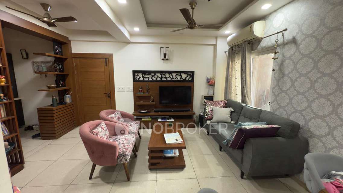 3 BHK Flat In Ajnara Daffodil, Sector137 For Sale  In Sector137