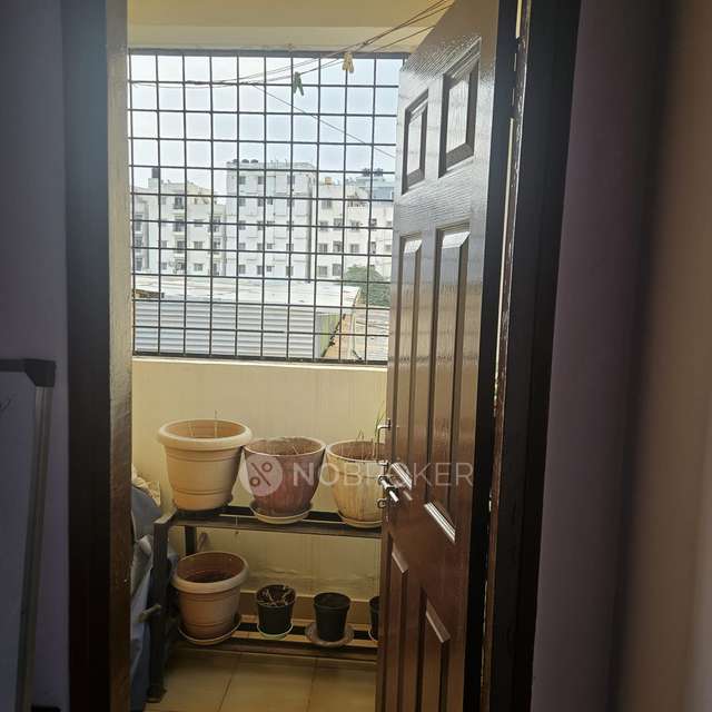 2 BHK Flat In Svr Ravoos Pansy For Sale  In Munnekollal